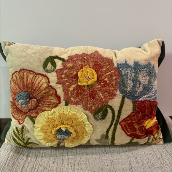 Pair (2) of Vintage Pier 1 Floral Embroidered Accent Pillows - Picture 2 of 12